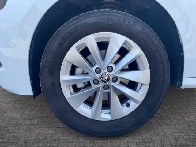 SKODA Kamiq 1.0l - white