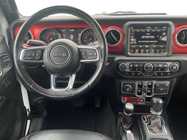 Jeep Wrangler 2.1l - white