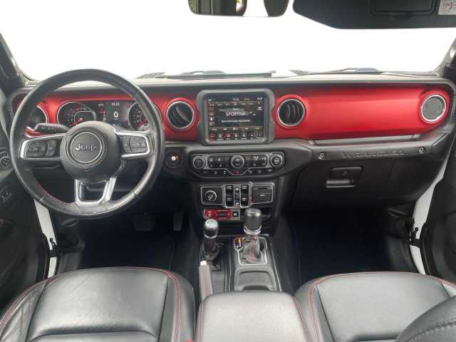 Jeep Wrangler 2.1l - white