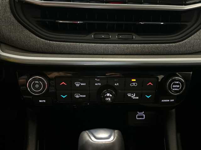 Jeep Compass 1.5l - white