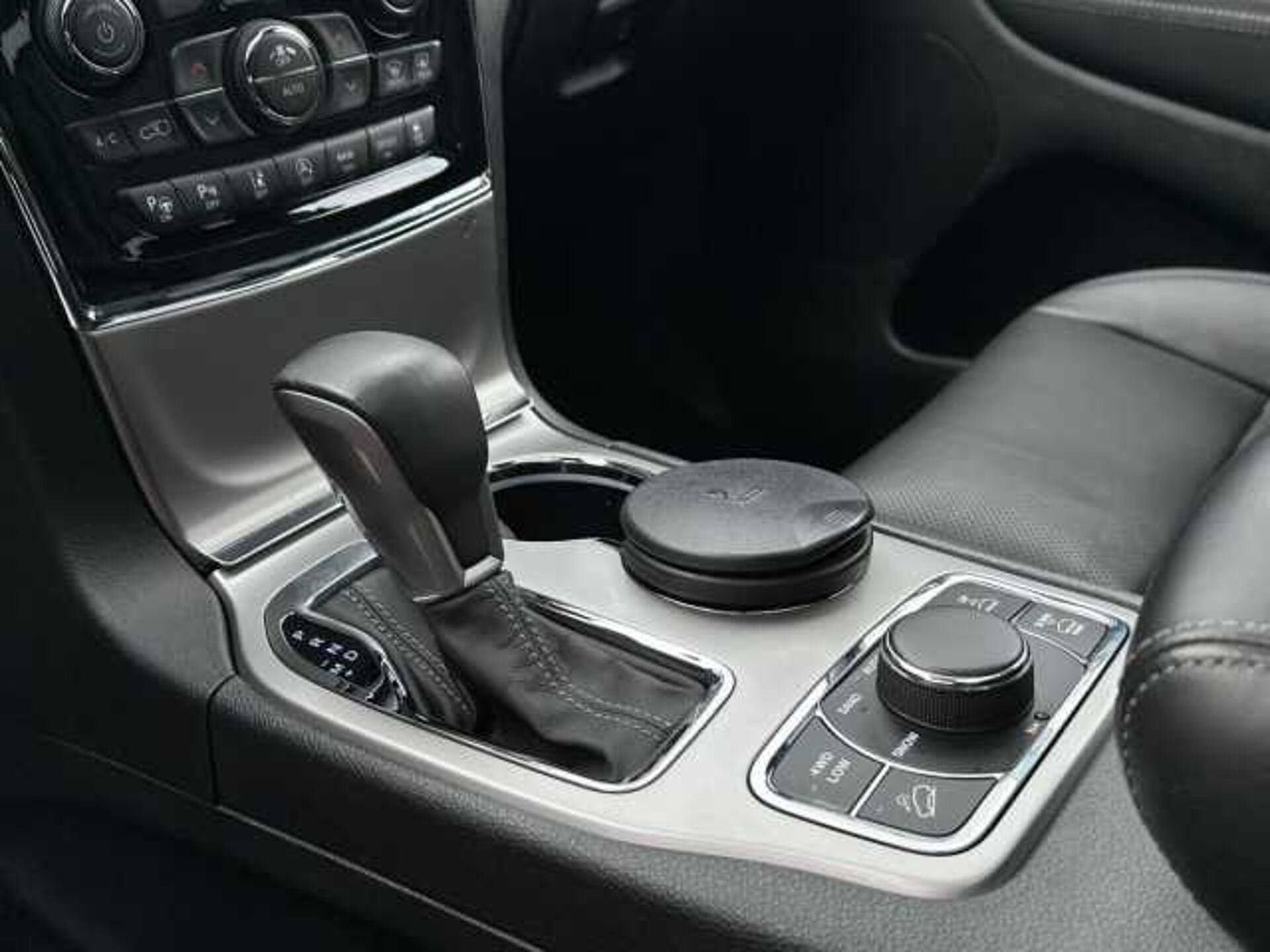 Jeep Grand Cherokee 3.0l - black