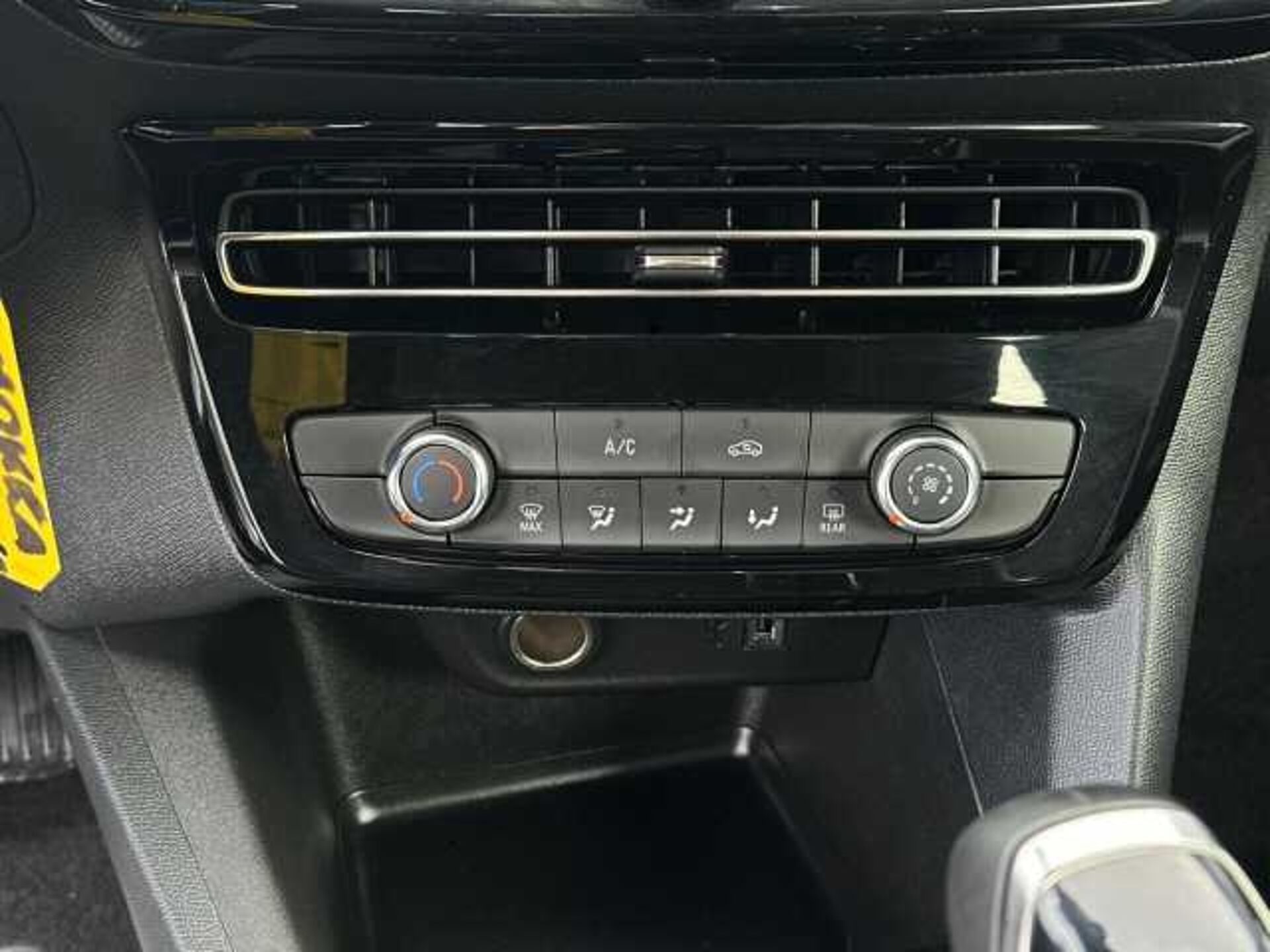 Opel Mokka 1.2l - white