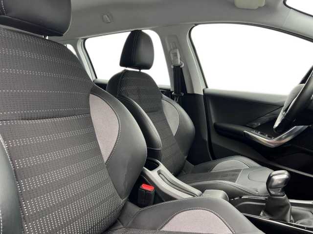 Peugeot 2008 1.2l - silver