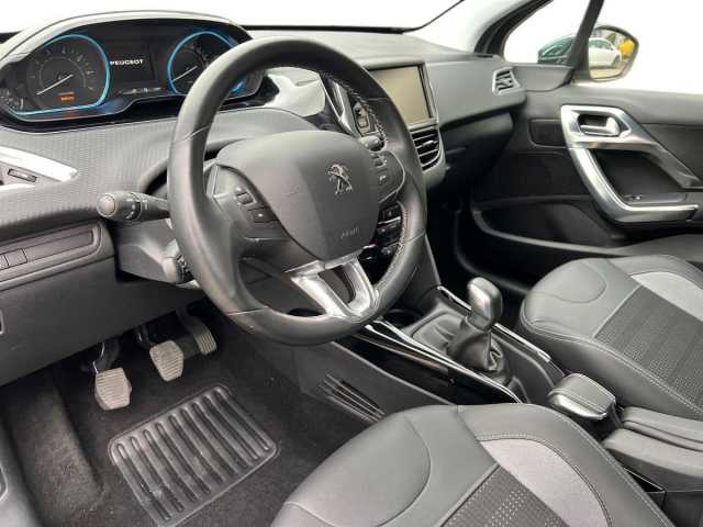 Peugeot 2008 1.2l - silver