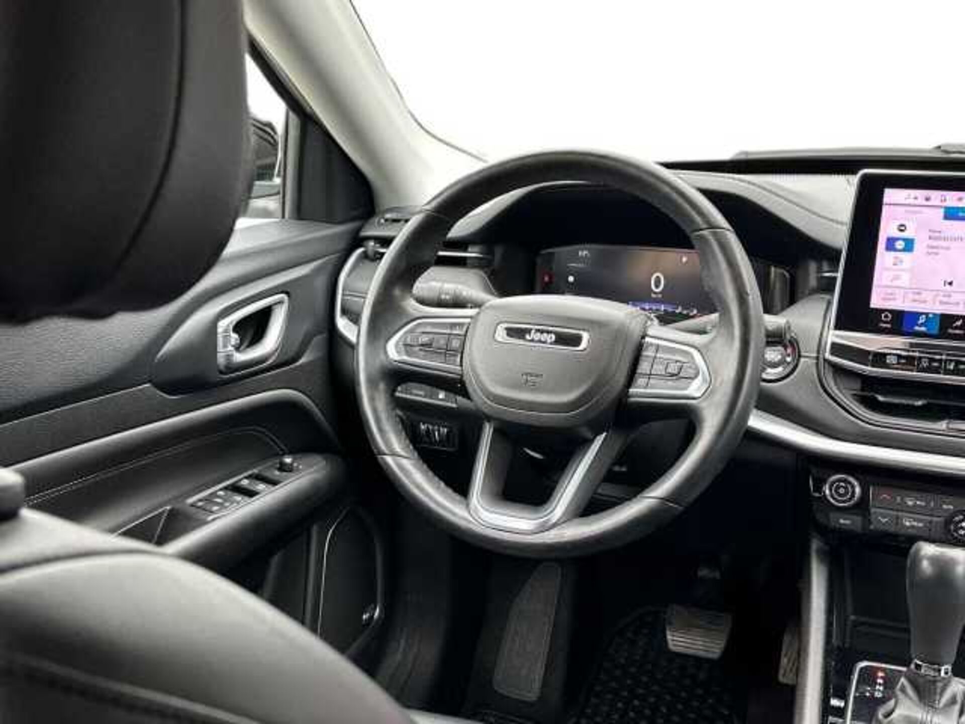 Jeep Compass 1.3l - white