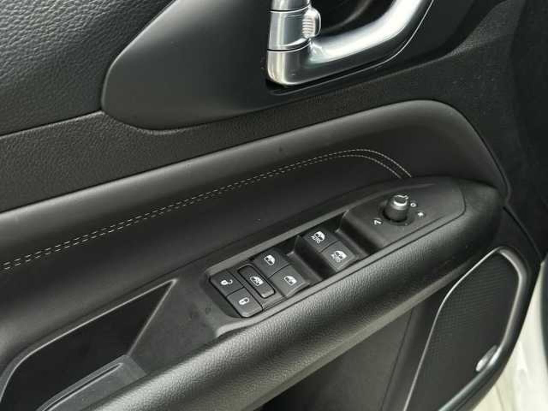 Jeep Compass 1.3l - white