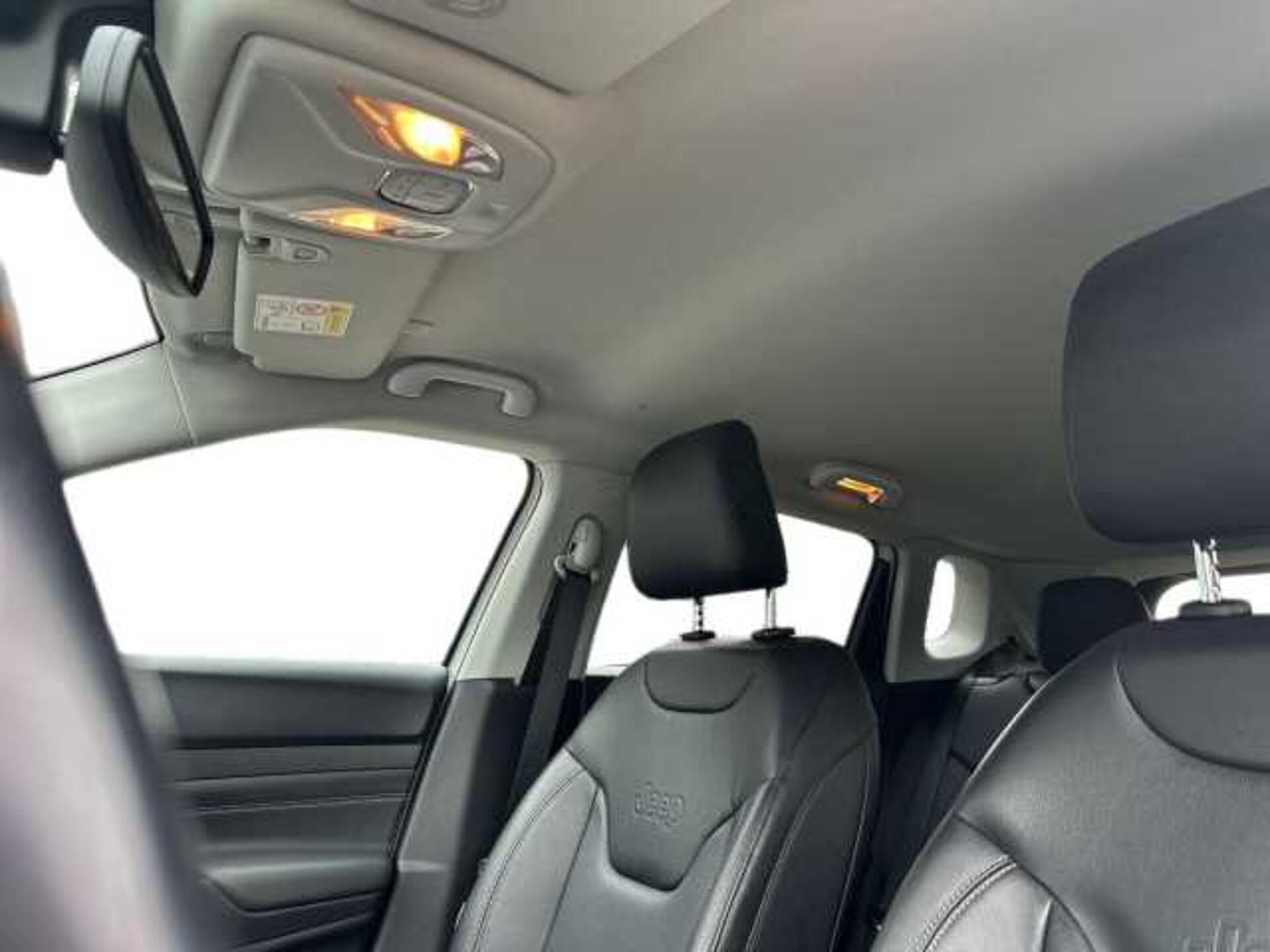 Jeep Compass 1.3l - white