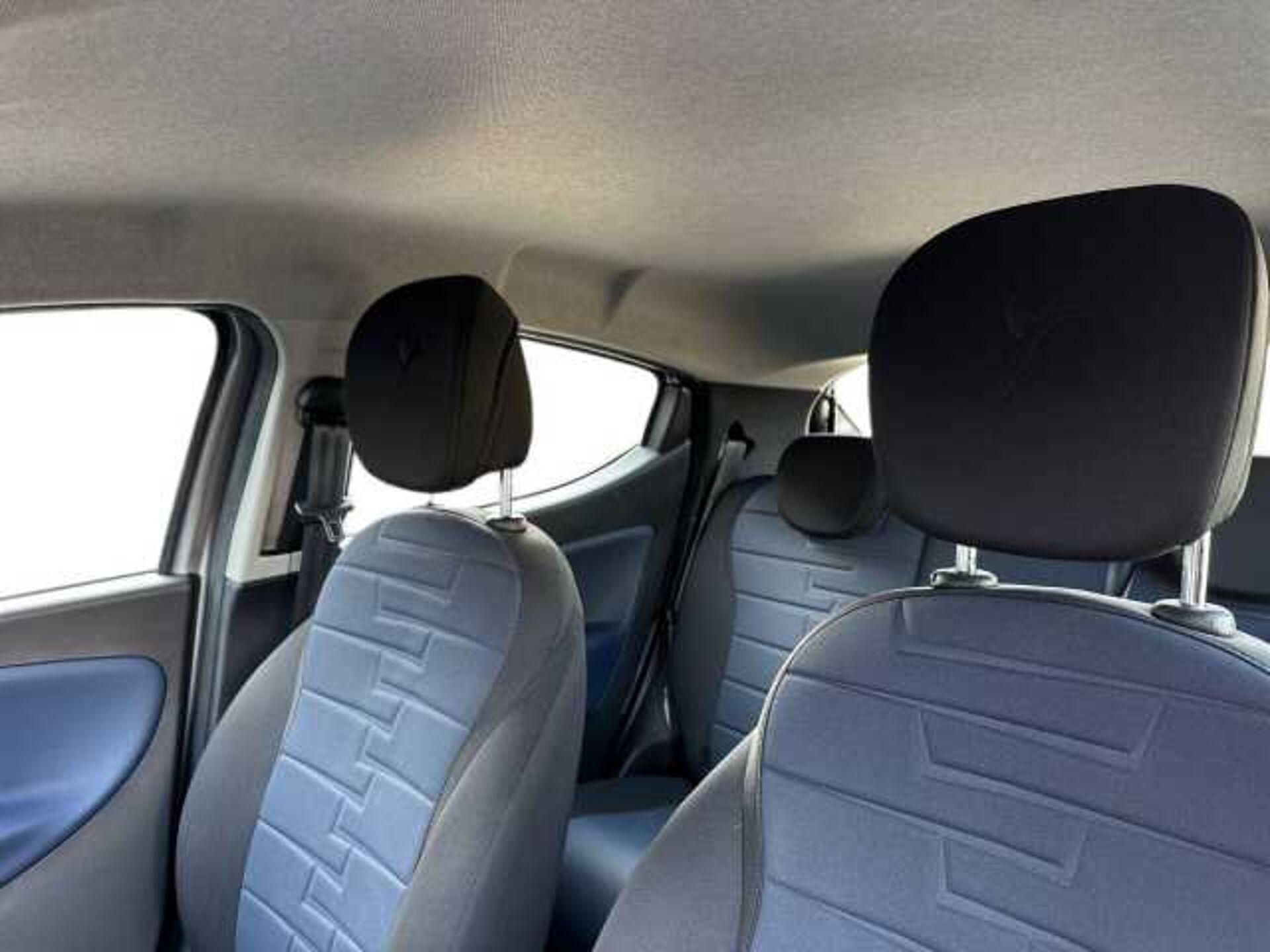 Lancia Ypsilon 1.0l - grey