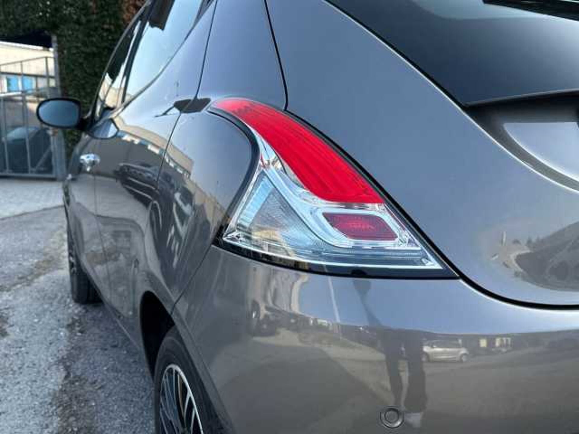 Lancia Ypsilon 1.0l - grey