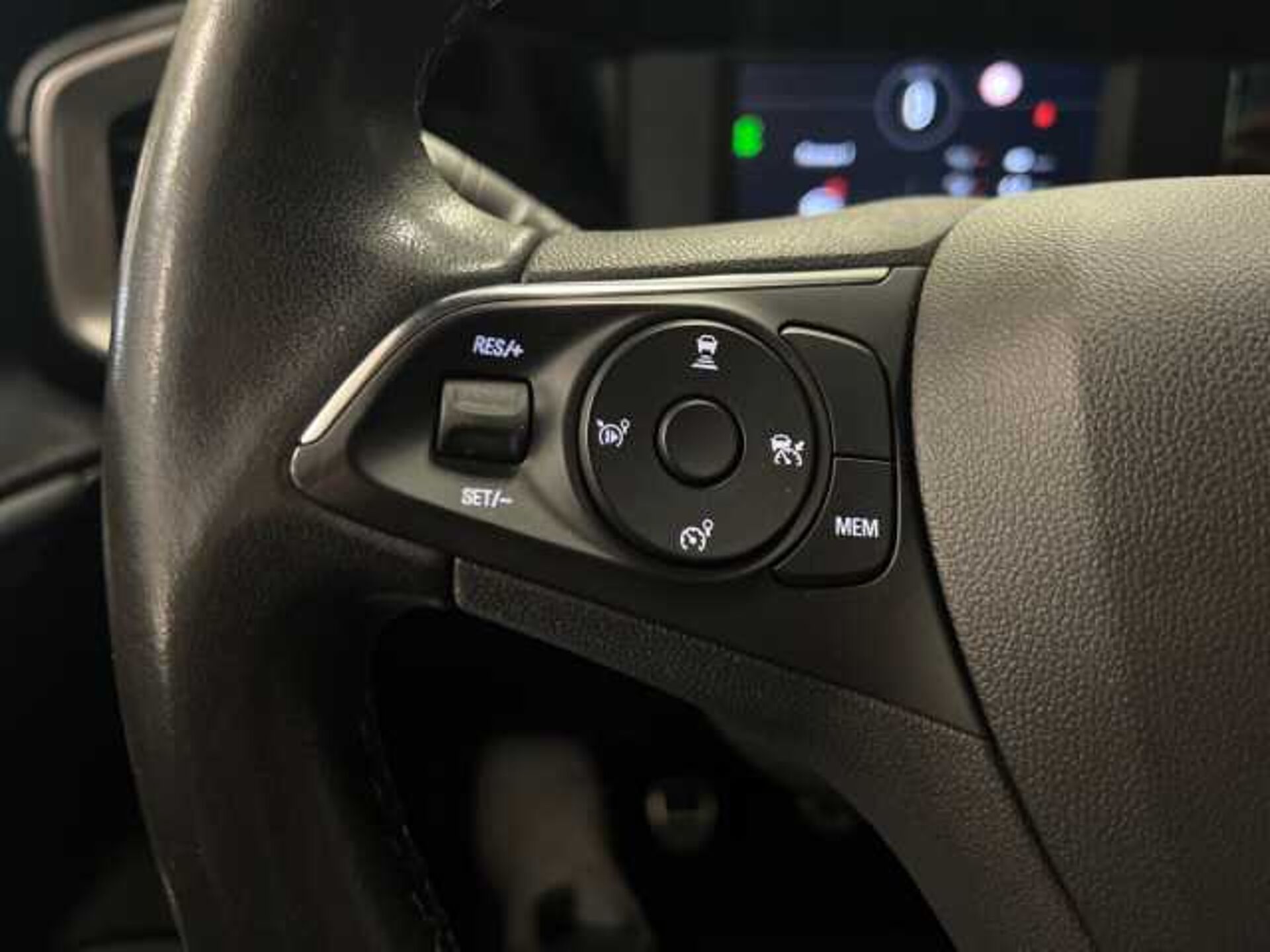 Opel Mokka 1.2l - green