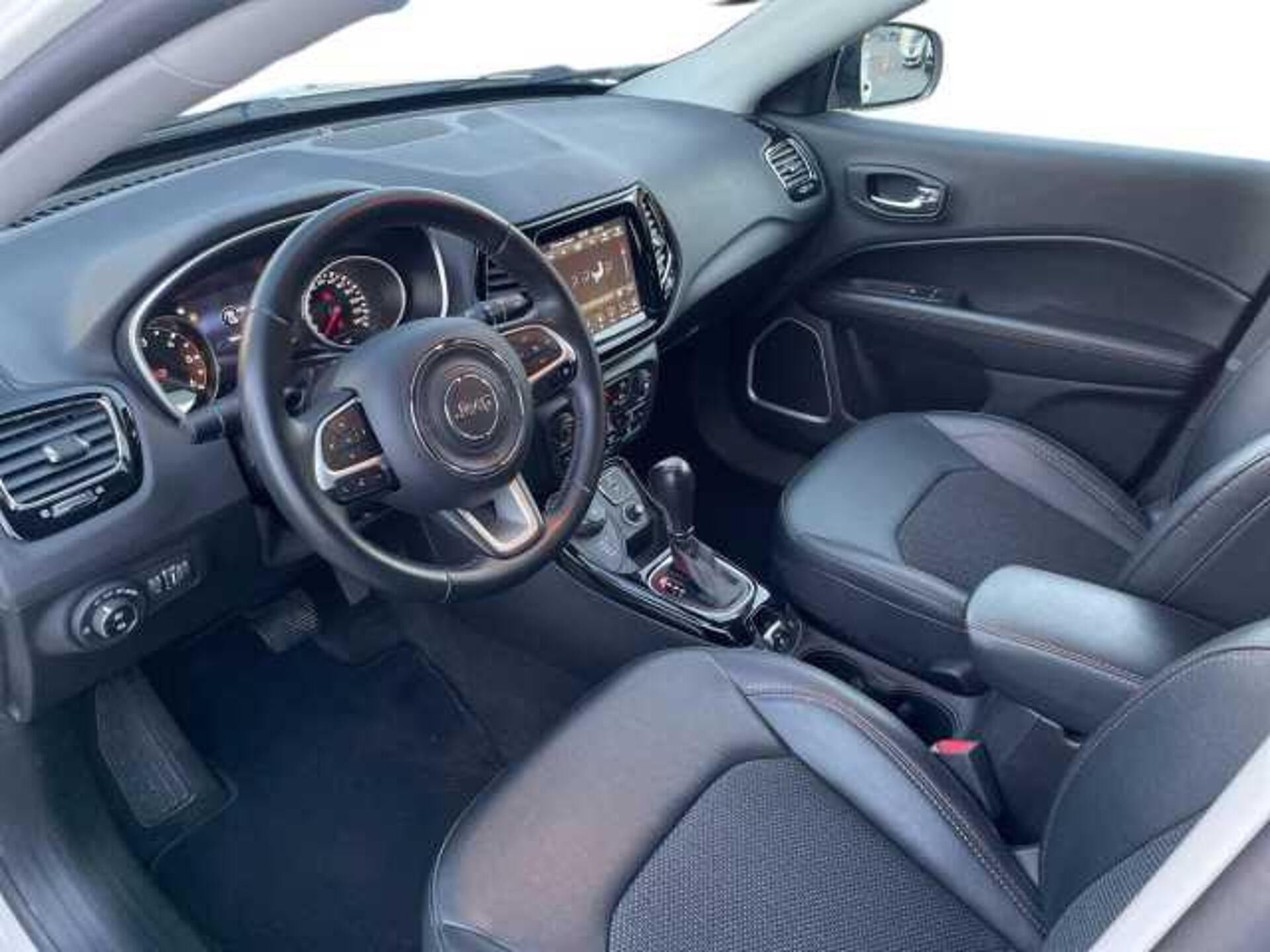 Jeep Compass 2.0l - white