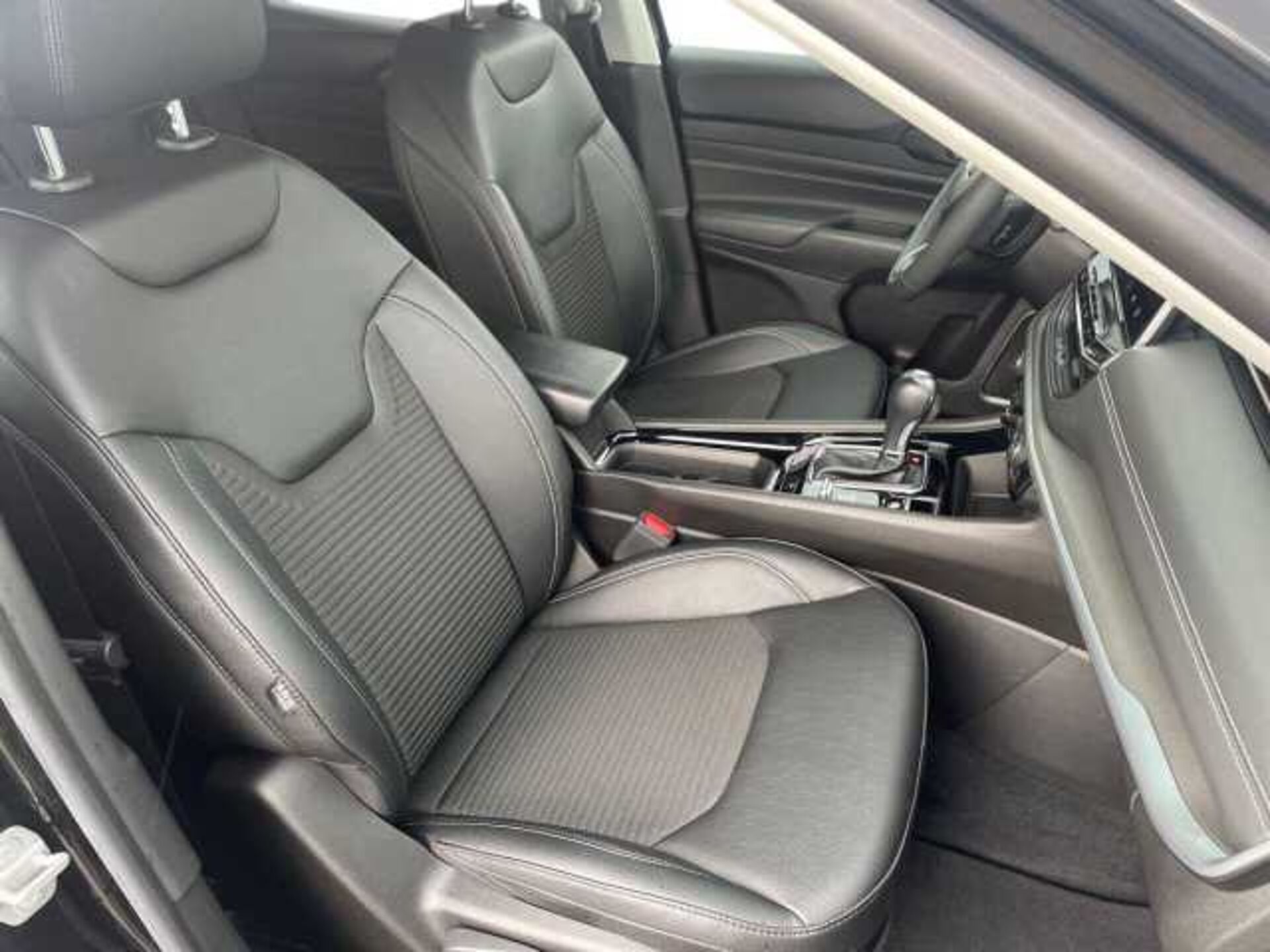 Jeep Compass 1.3l - black