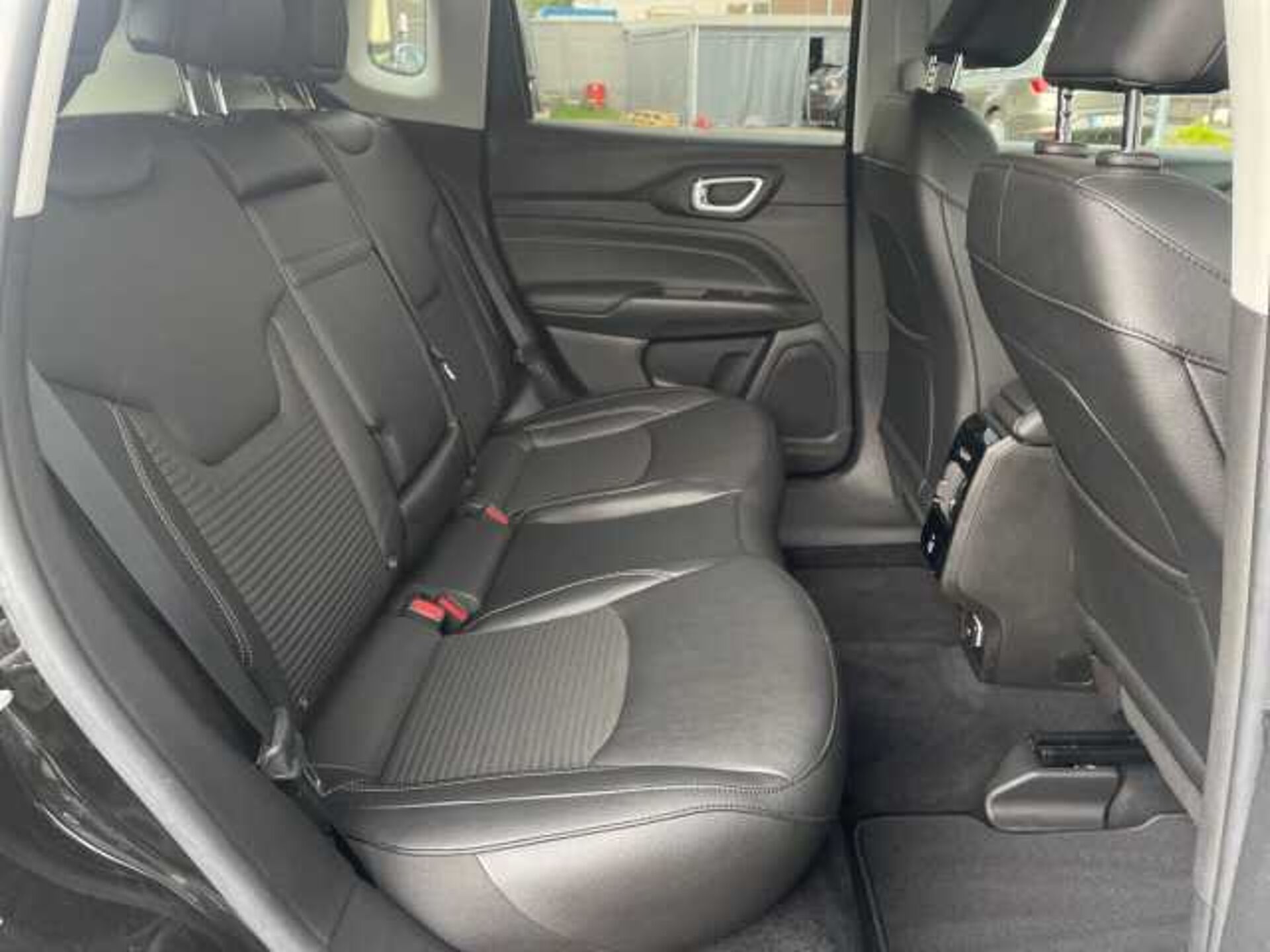 Jeep Compass 1.3l - black
