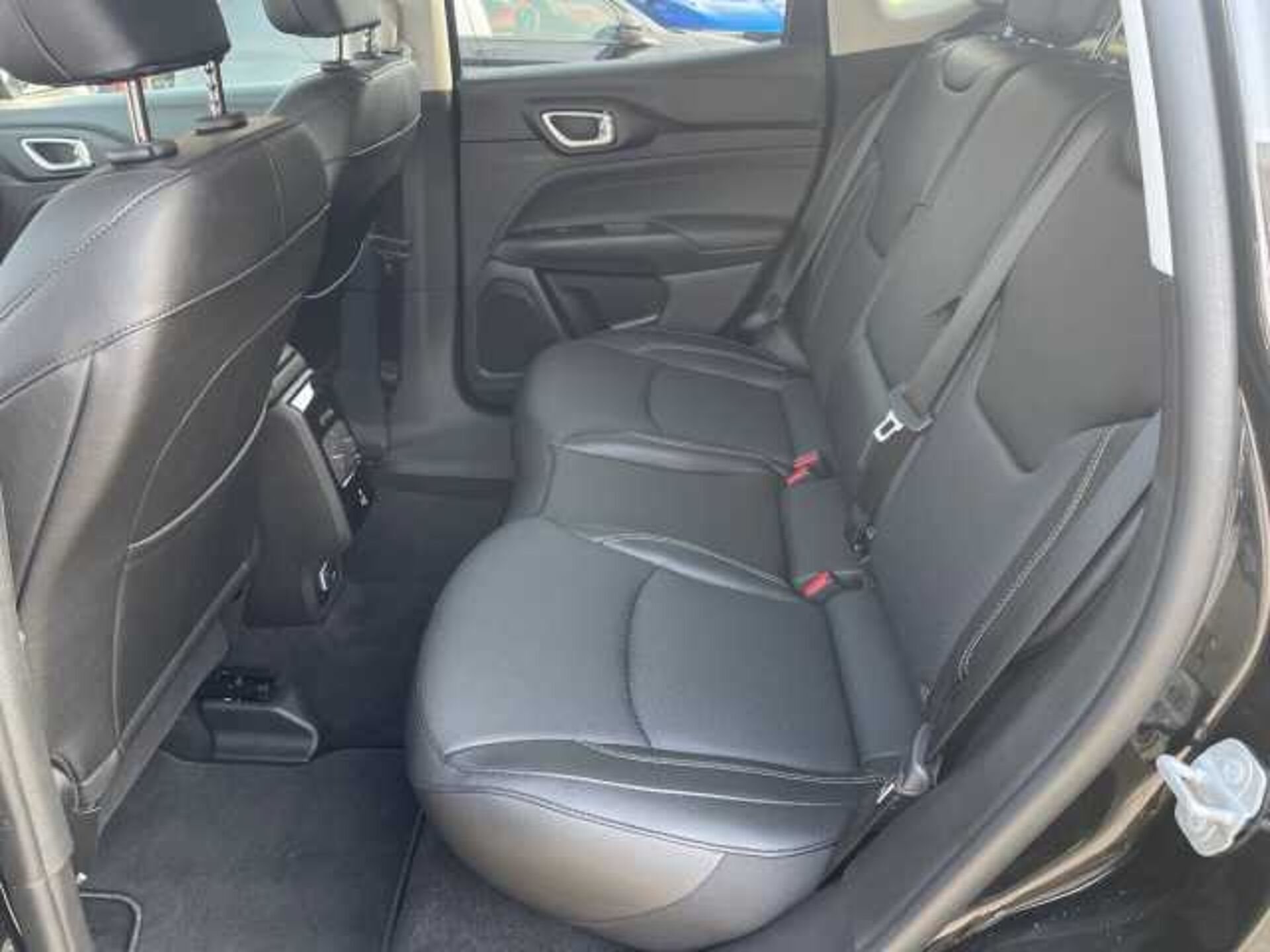 Jeep Compass 1.5l - black