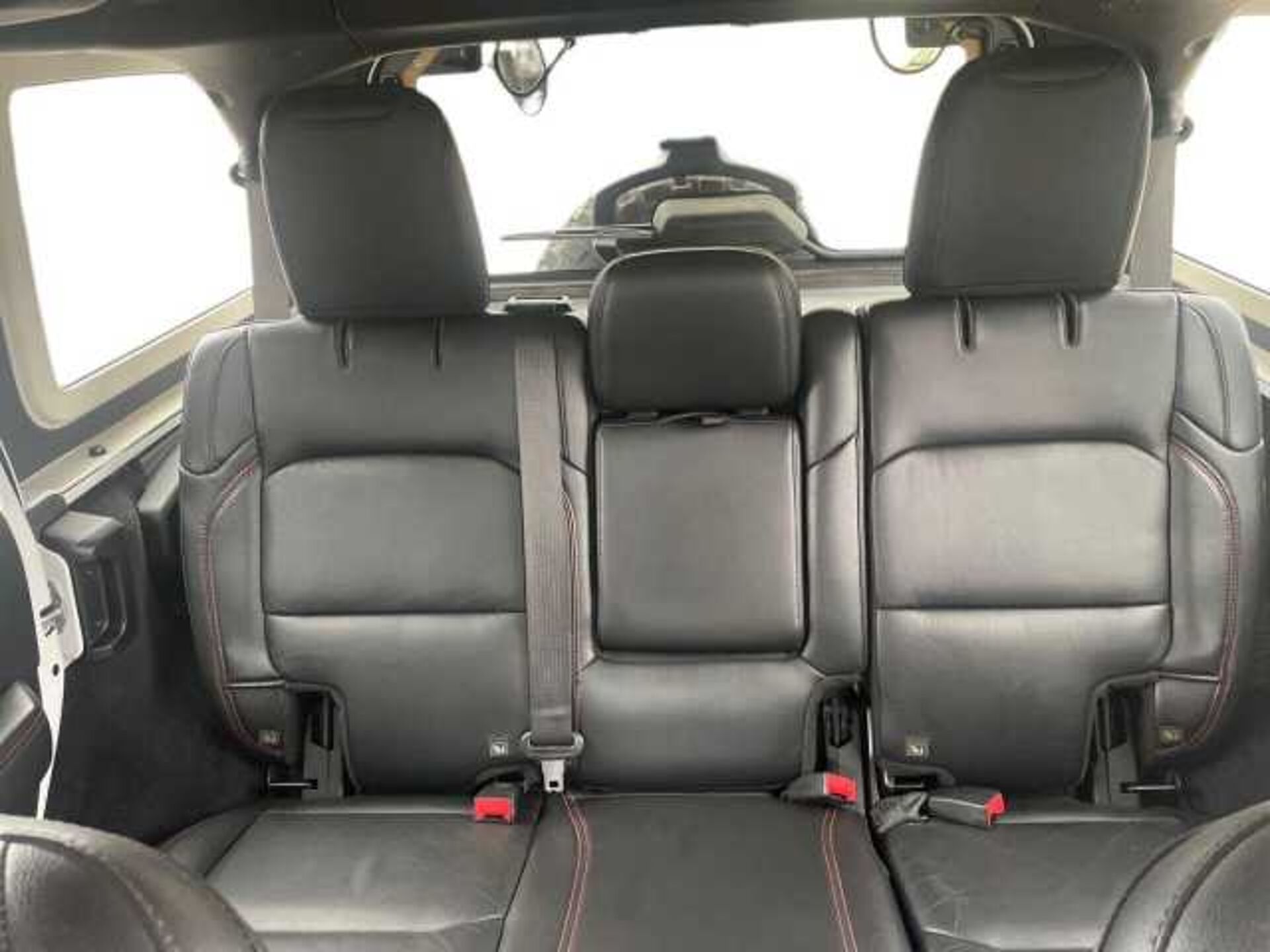 Jeep Wrangler 2.1l - white