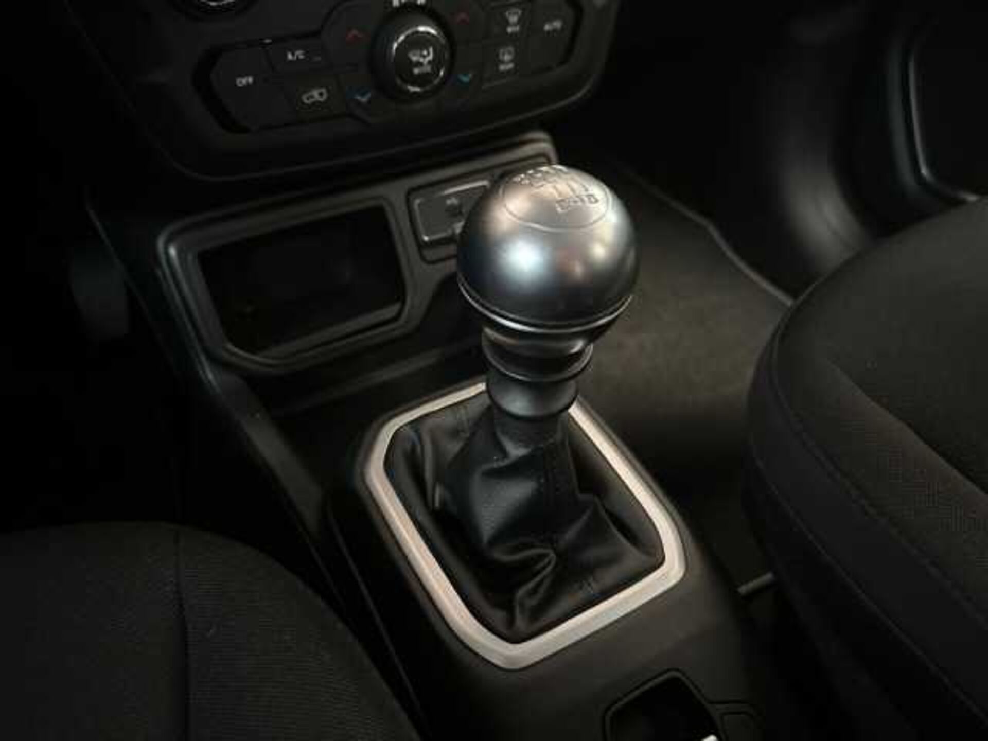 Jeep Renegade 1.6l - red