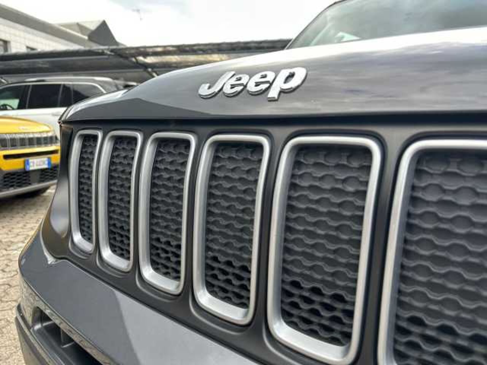 Jeep Renegade 1.5l - grey