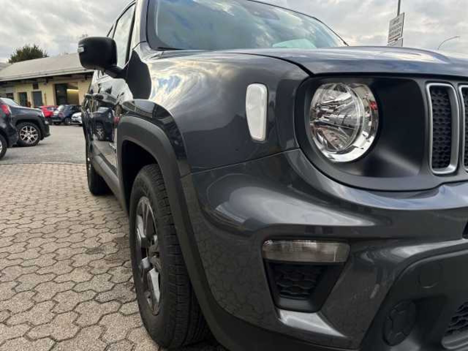 Jeep Renegade 1.5l - grey
