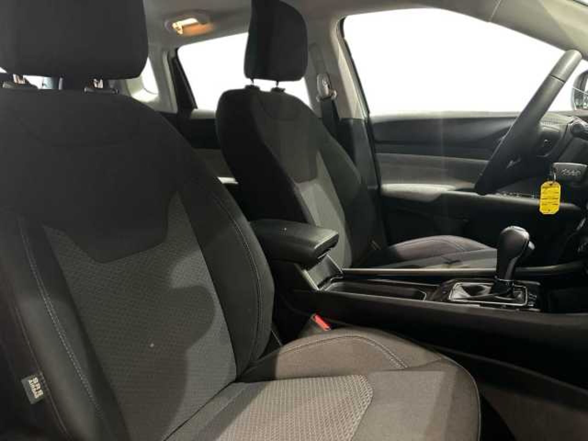 Jeep Compass 1.5l - white