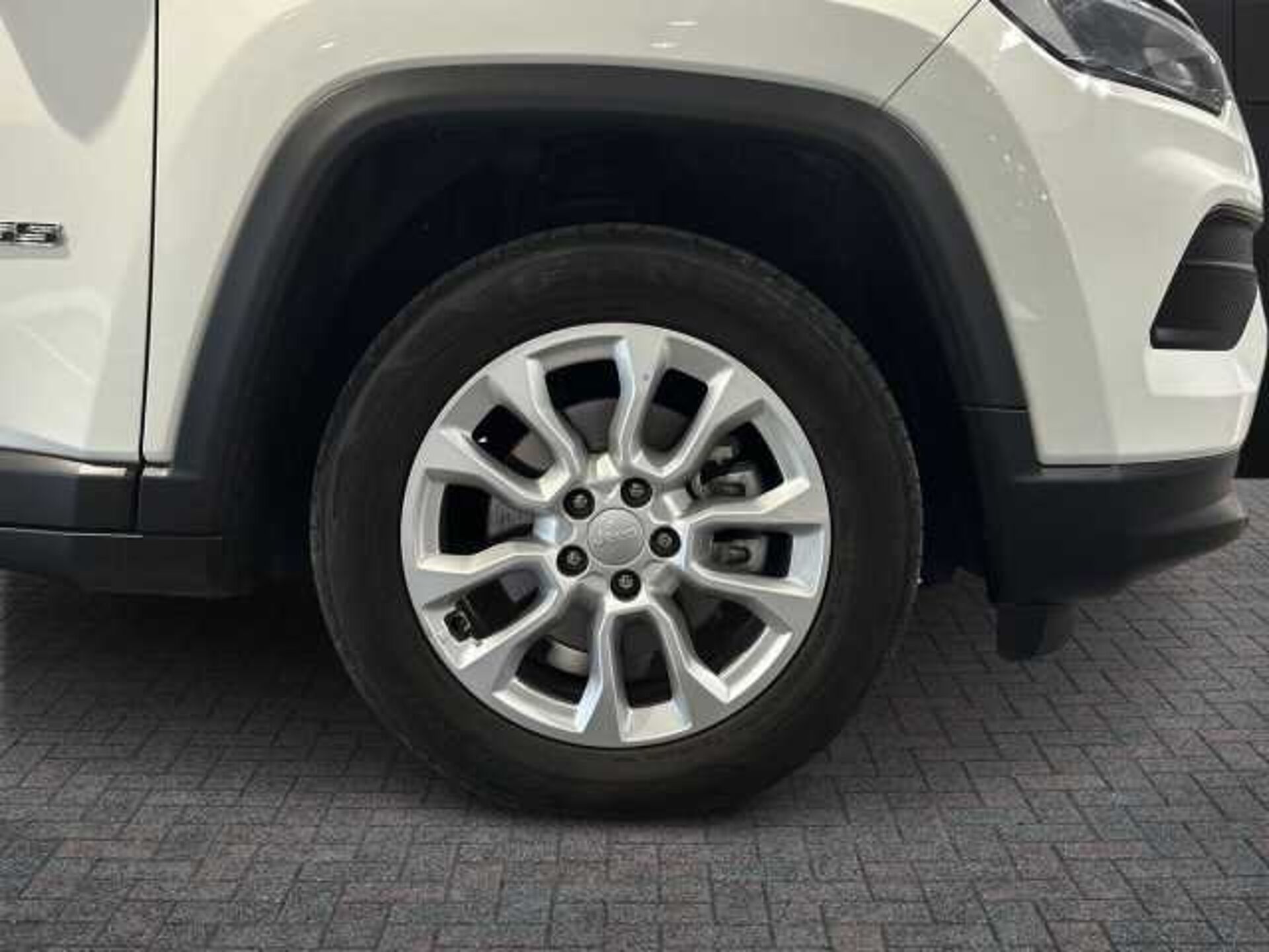Jeep Compass 1.5l - white