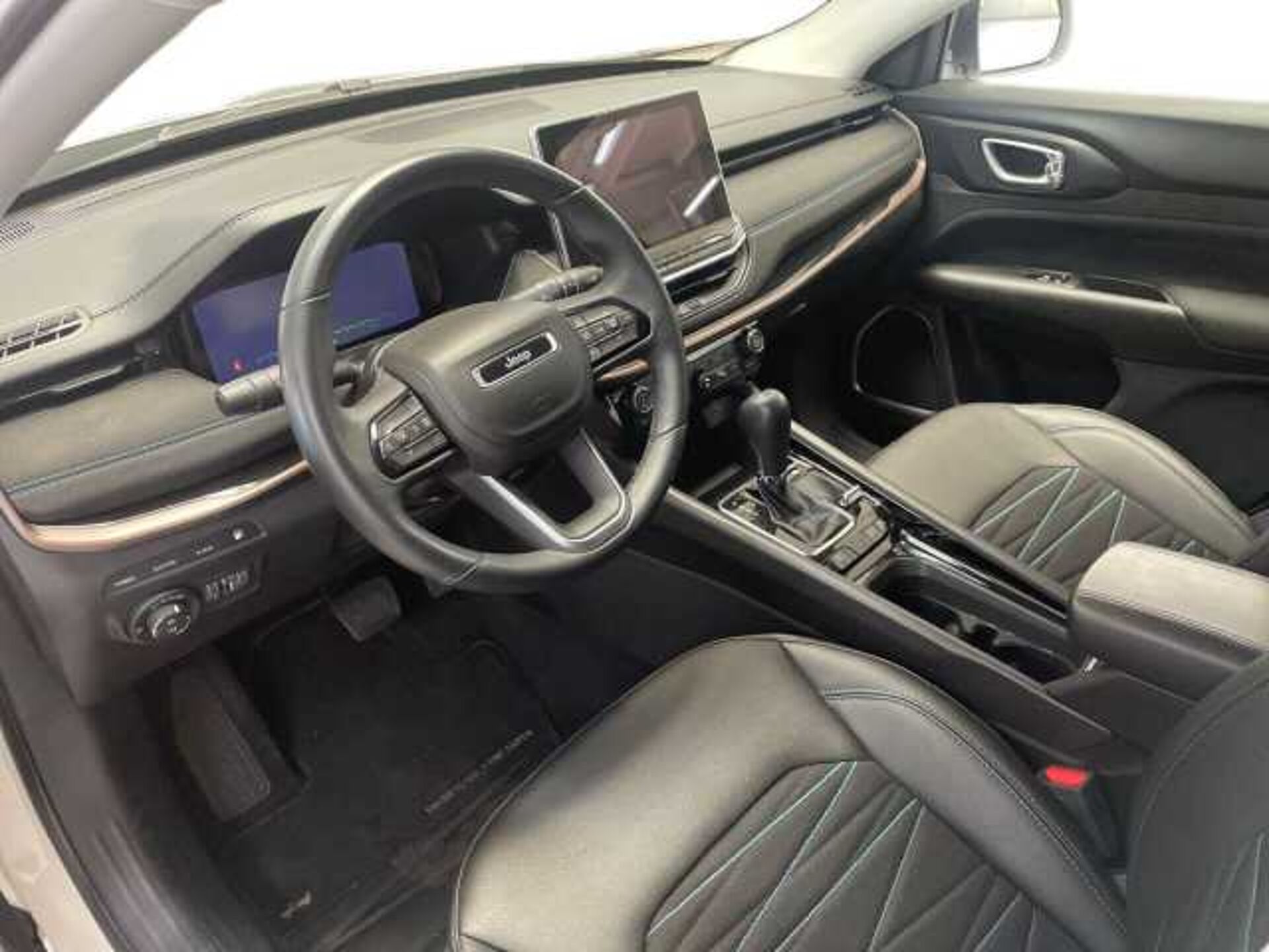 Jeep Compass 1.3l - white