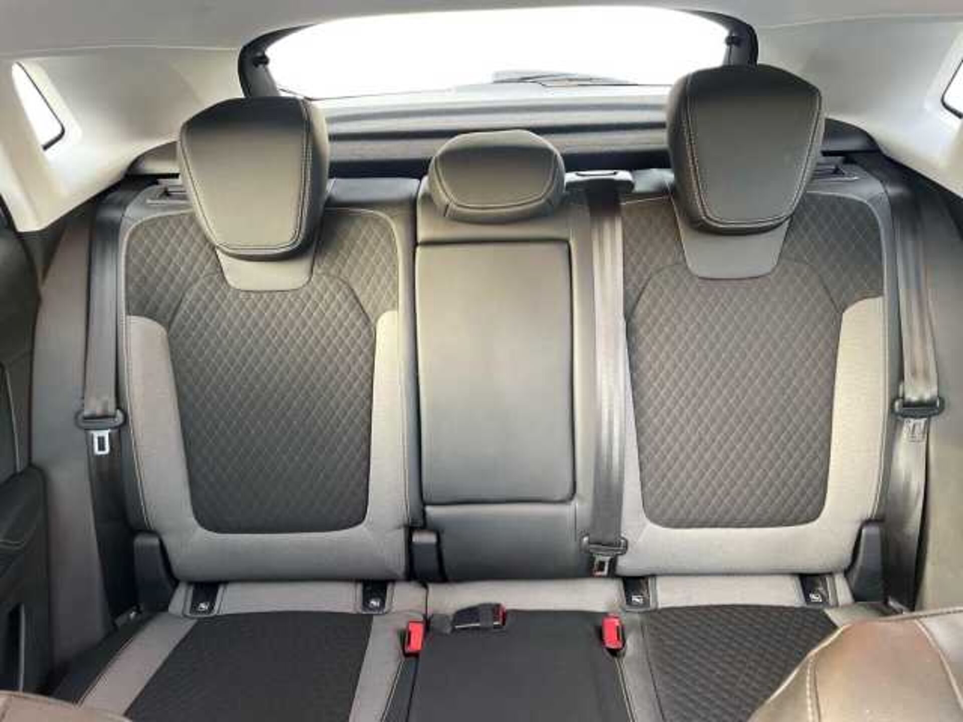 Opel Grandland X 1.5l - white