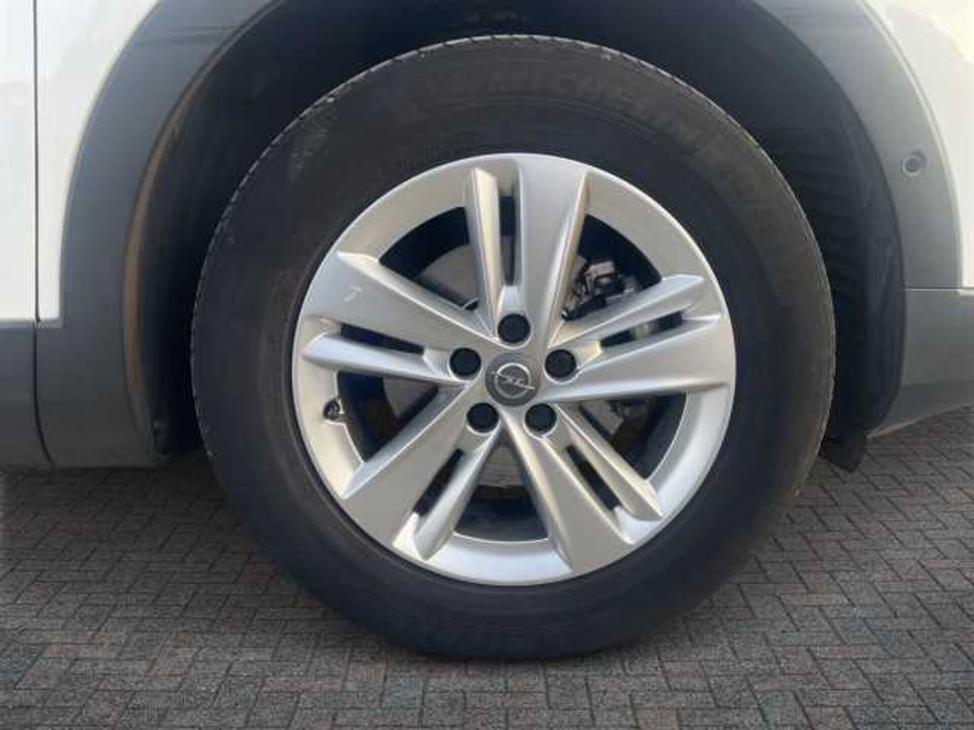 Opel Grandland X 1.5l - white