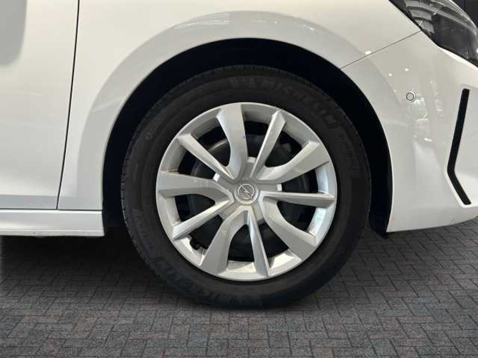 Opel Corsa 1.2l - white